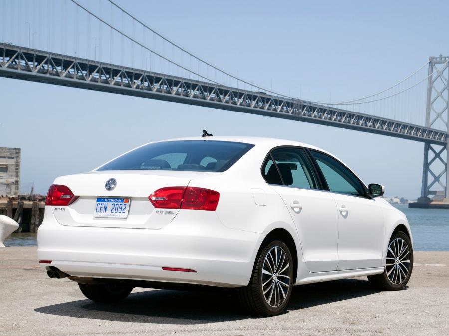 Volkswagen Jetta 2010 года  (US) (фото 43 из 52)